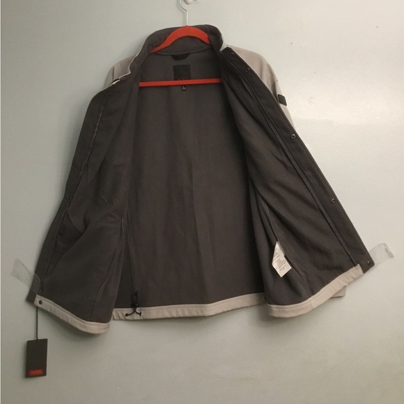 TUMI COAT - Picture 10 of 15